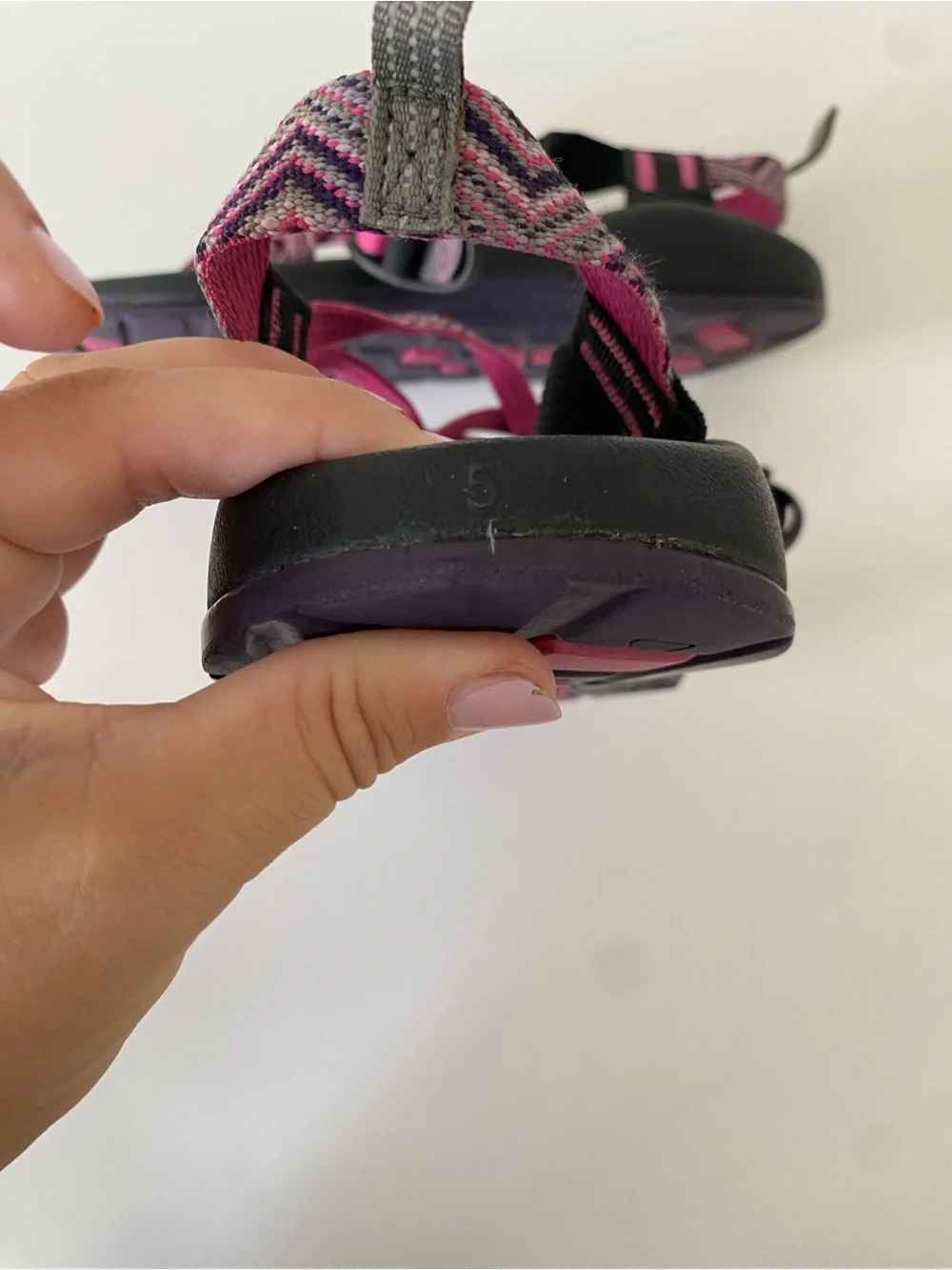 Chaco Kids ZX/2 Classic sandals in a fuchsia purple pattern SZ 5